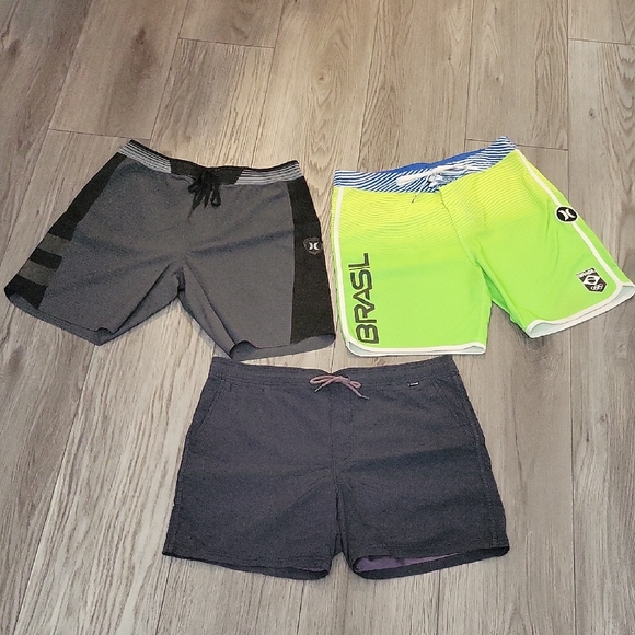 Hurley Phantom and Nike Collaboration with DRI-FIT and Stretch - Picture 1 of 12